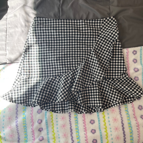Forever 21 Gingham Ruffled Mini Skirt!! - Picture 3 of 5